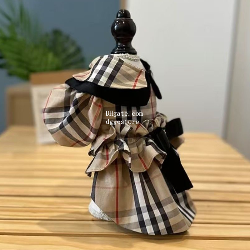 free shipping Designer Clothes ics Plaid Pattern Dresses with Bow Tie Cute Spring Summer Puppy Draped Skirt for Small Dogs and Cats Dog Birthday Gift 