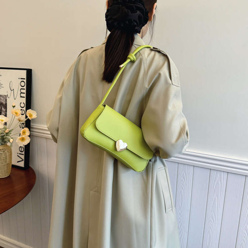 Minimalist Texture Underarm 2025 New High-end Heart Shoulder Small Square Commuter Crossbody Bag