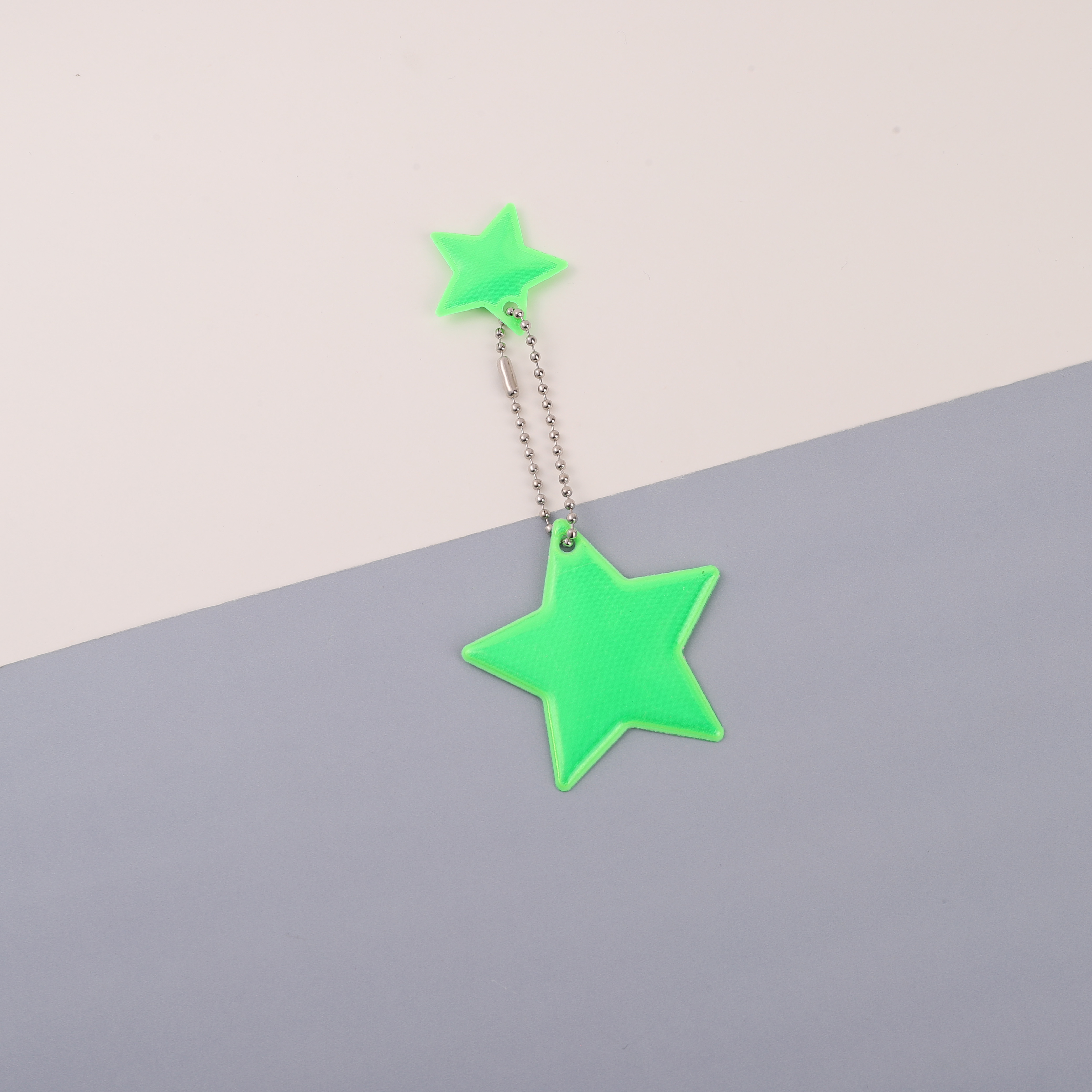 Factory Wholesale Double Star Shaped Fashion Glow-in-the-Dark Backpack Charm with Reflective Keychain - Multiple Colors Available for Customization