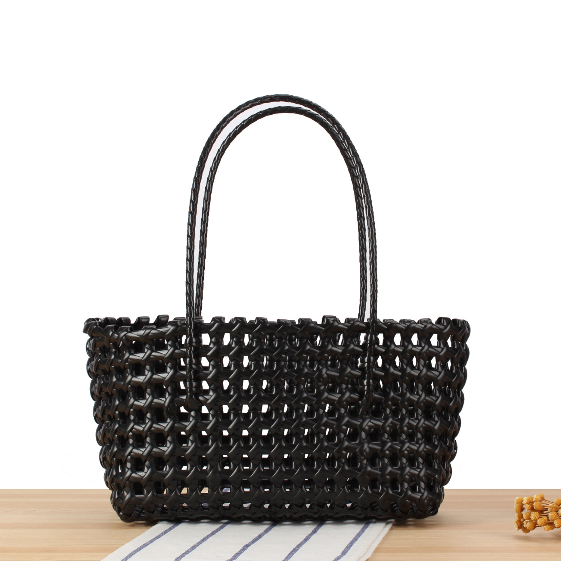 New hollowed out design women's basket bag, niche beach vacation bag designer, casual daily multifunctional women's bag