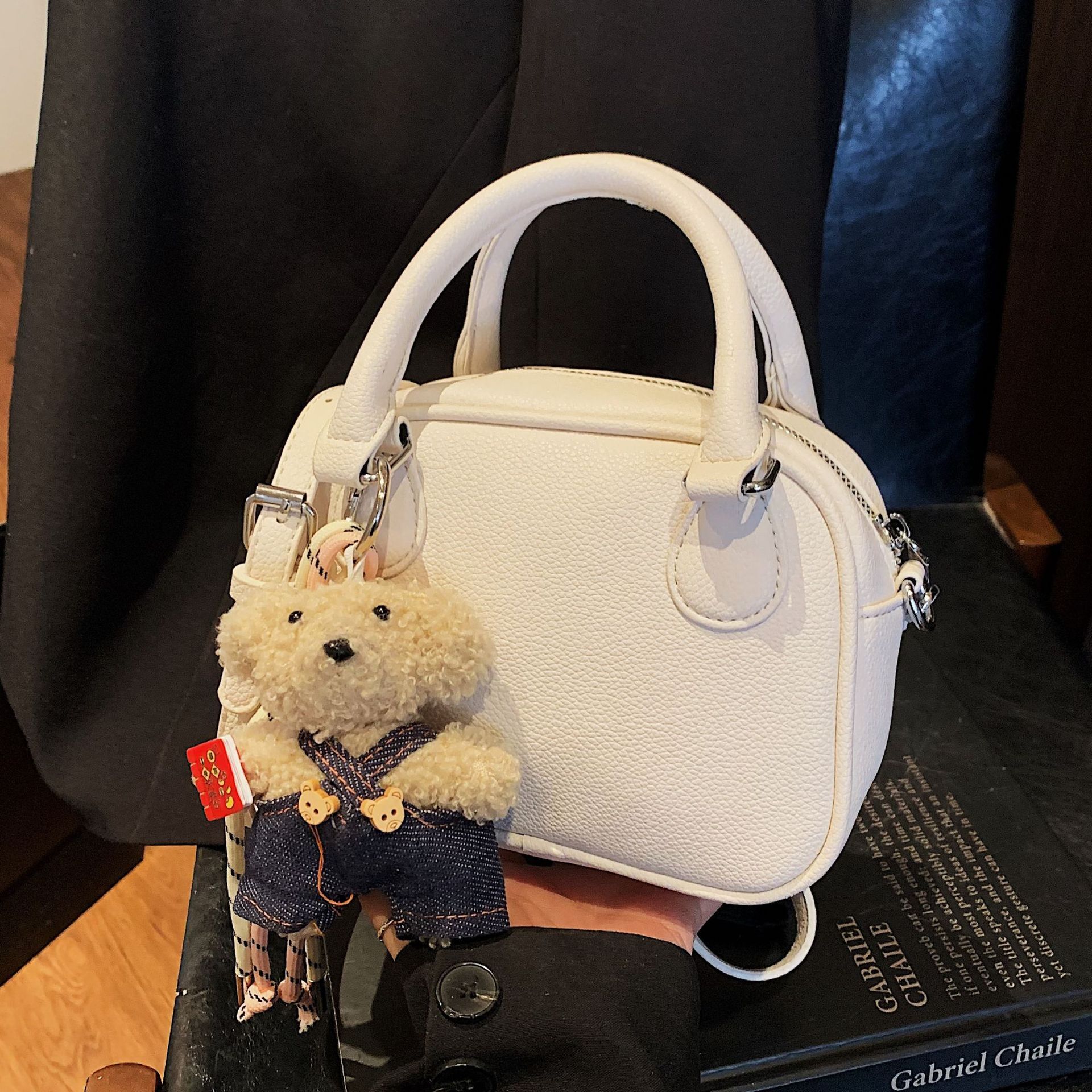 designer Handheld Boston Bag 2025 Spring New Niche Design Versatile Stylish Crossbody Bag Trendy Shoulder Bag