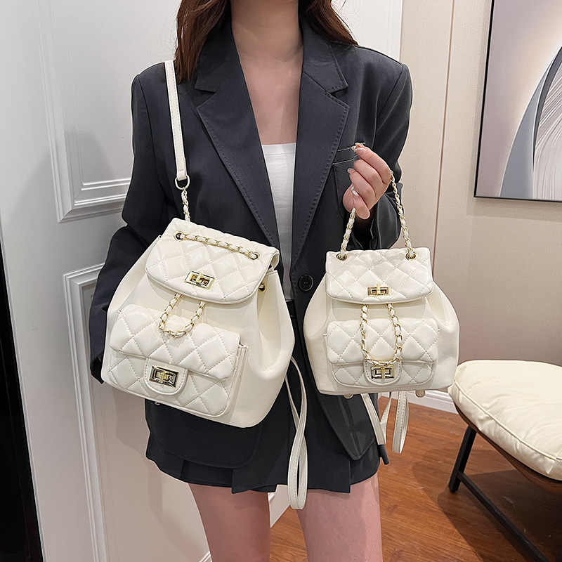 designer casual bag Quilted Chain Women's Backpack 2025 New Trend Spring Fashion Versatile Mini Backpack Small School Bag