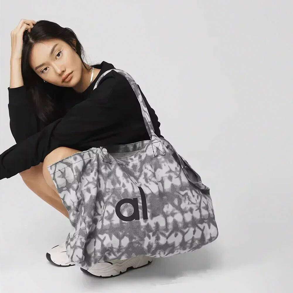 Women's Bags Designer Women Yoga Camouflage Tote Large Capacity Storage Gym Exercise Outdoor Daily Shopping Leisure Travel Canvas Bag