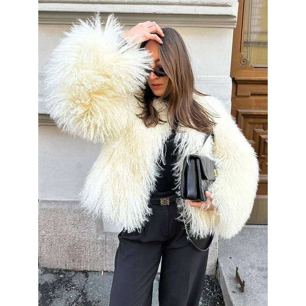 2025Fashion Cropped Coat Women's Winter 2025 Ins Hot Fluffy Short Faux Fur Jacket Street Style Warm Outwear