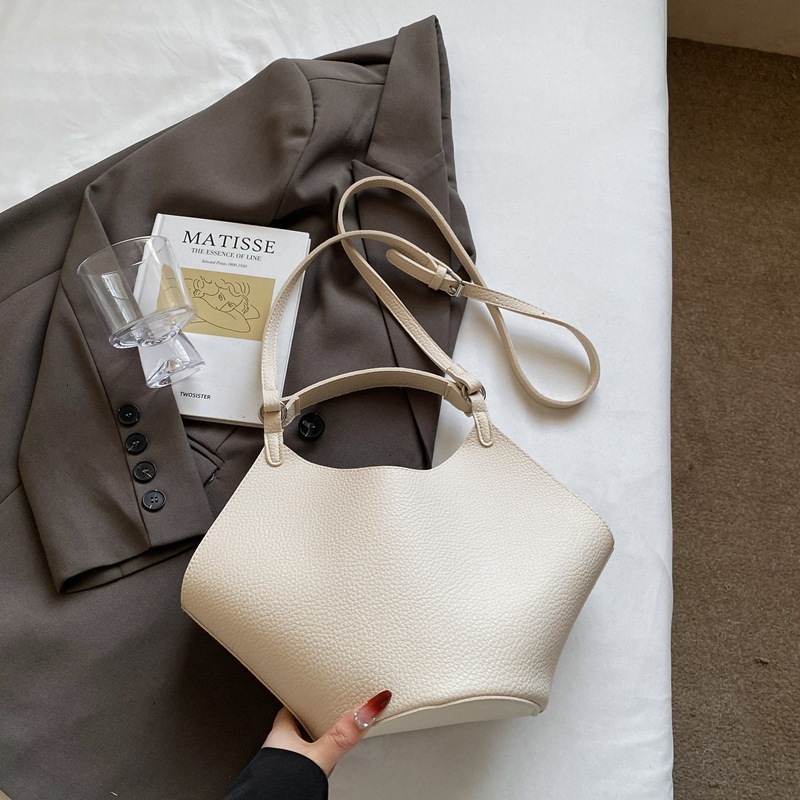 designer High-end Handbag for Women 2025 New Fashion Casual Crossbody Shoulder Bag Large Capacity Commuter Tote Bag