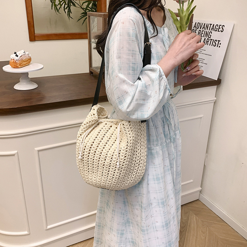 designer Fashion Trendy Forest Style Simple Lazy Wind Woven Tote Bag for Women Casual Commuting Personality Large Capacity Shoulder Bag