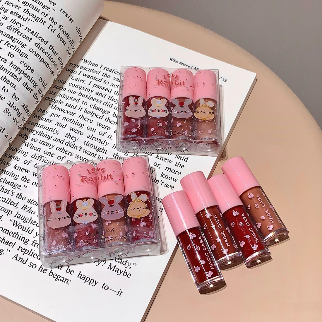 4pcs 1box Mini Rabbit Lip Glaze Set Glossy Moisture Lip Gloss Easy Colour Mirror Lipstick Women's Lip Makeup Set Student Lip Gloss Gift Set DH100