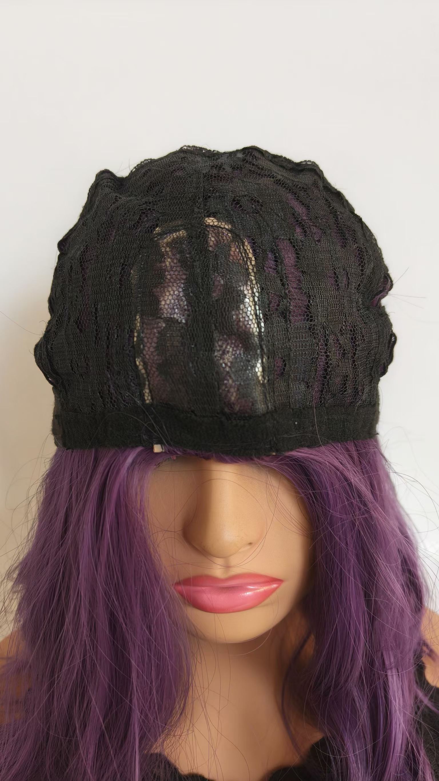 Elegant Ladies' Curly Bob Wig Featuring Floral Laced Edging