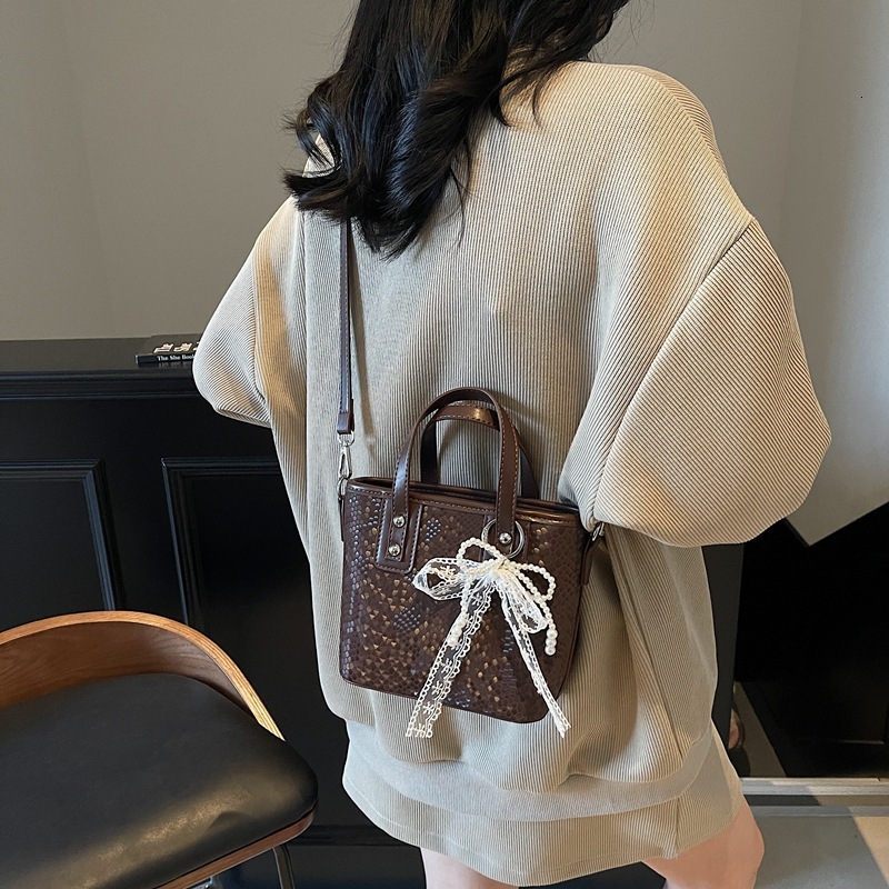 designer High-Quality Texture Small Bag for Women 2025 New Summer Trend Single Shoulder Crossbody Bag Fashion Super Popular Handheld Bucket Bag