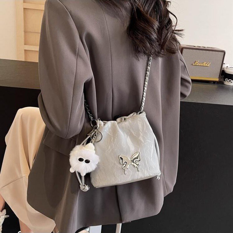 Summer women's small bag new design sense niche designer chain crossbody bag fashionable hot water bucket bag shoulder bag