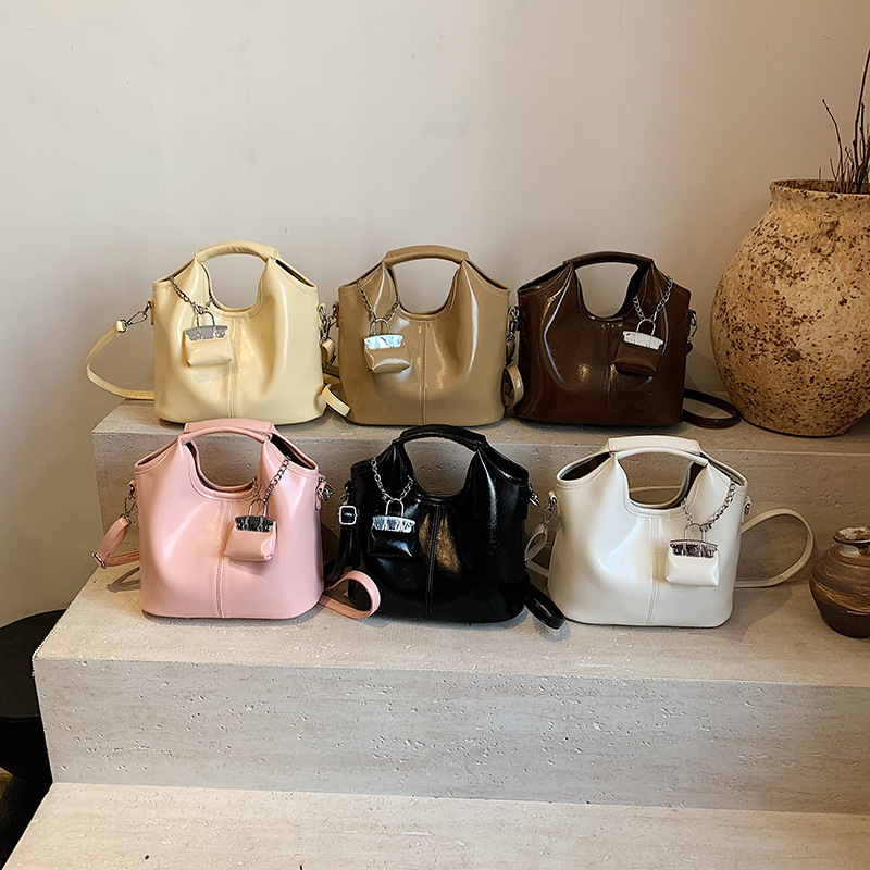 designer Lazy Style Niche Soft Leather Bag for Women 2025 Spring Summer New Large Capacity Versatile Underarm Bag Crossbody Bag Basket Bag