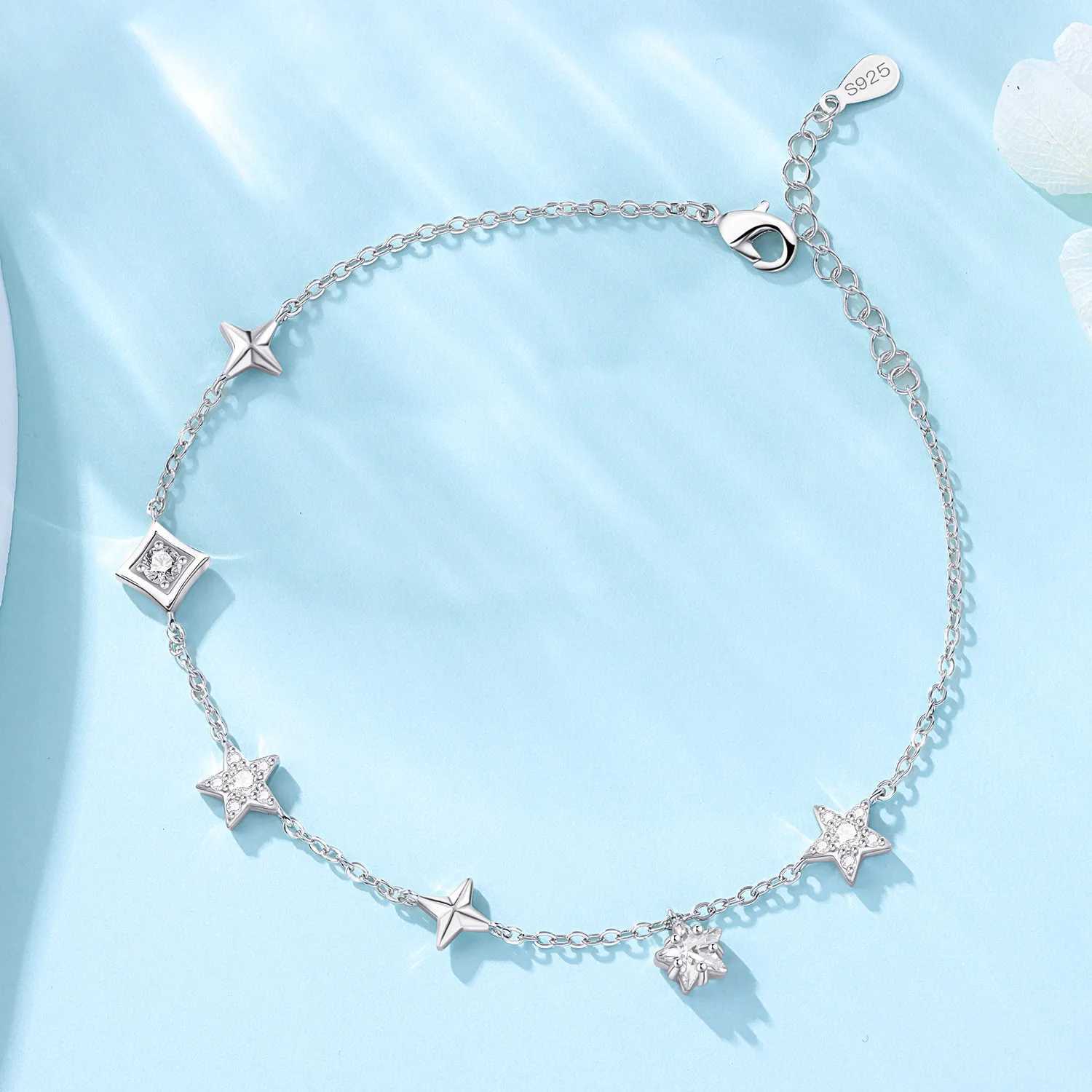 CYCUFF 2025 Yeni 925 Ayar Gm Parlayan Zirkon Asimetrik Yldz Bileklik Dn Doum Gn Partisi Tak Hediyesi Kadn Bileklik W250604