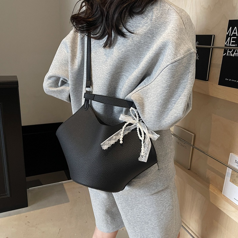designer High-end Handbag for Women 2025 New Fashion Casual Crossbody Shoulder Bag Large Capacity Commuter Tote Bag