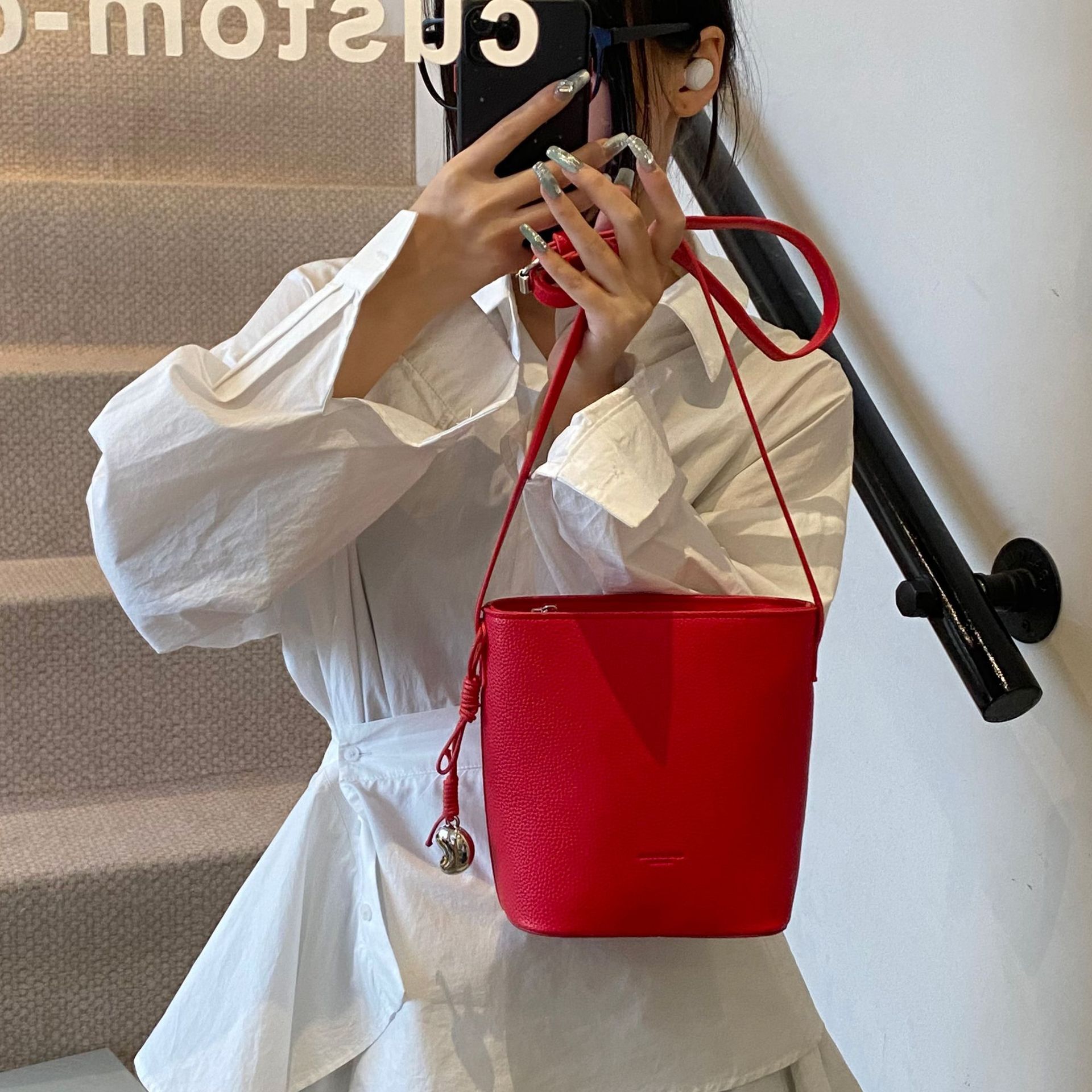 designer Korean Style Niche Design Fashion Simple Handbag Commuter Bag for Women 2025 Summer New Single Shoulder Crossbody Bucket Bag