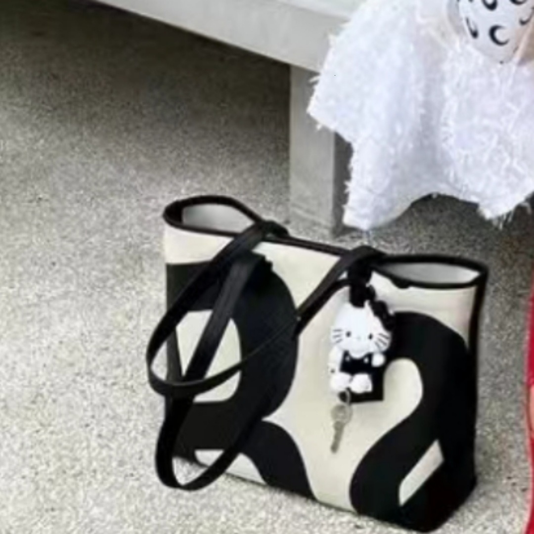 Top quality Brand High Quality New Style New Crossbody Bag 2025 Rally Tote Bag Fashion Trend Shoulder Bag Large Capacity Commuter Bag New Free Deliver