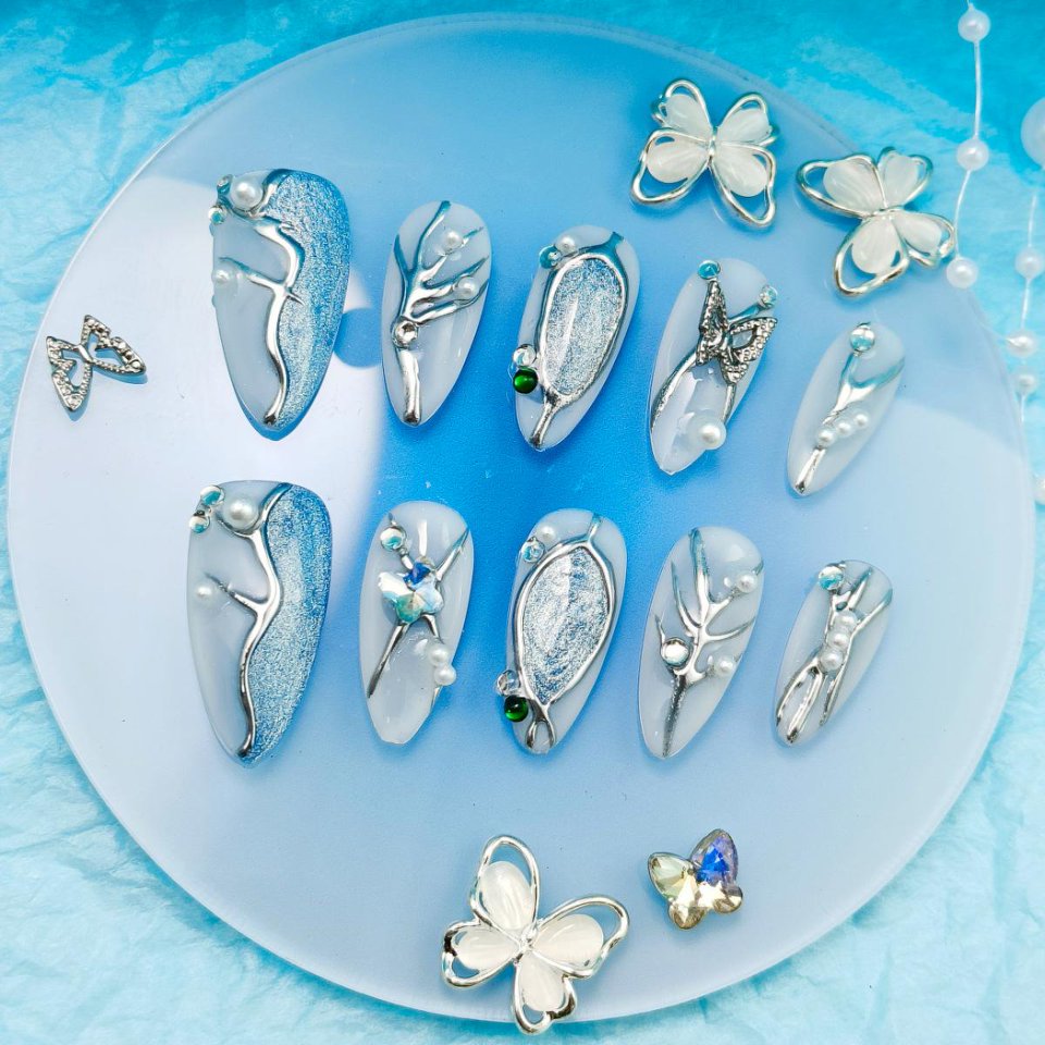 10pcs 3D Hand drawn Handmade Press-on nails Medium Almond Nails Bundle Metal wire Sweet Butterfly Pearl Finished nail stickers Free storage box jelly 