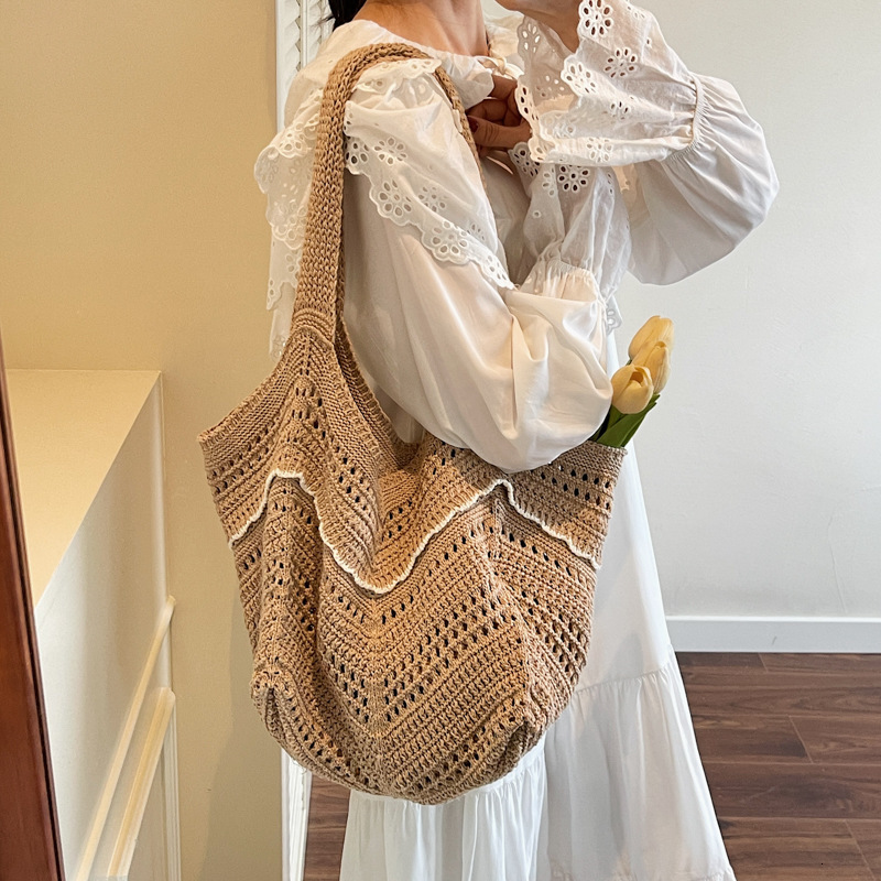 designer Knitted Bag for Women 2025 New Knitted Hollow Shoulder Tote Bag Lazy Style Beach Vacation Bag