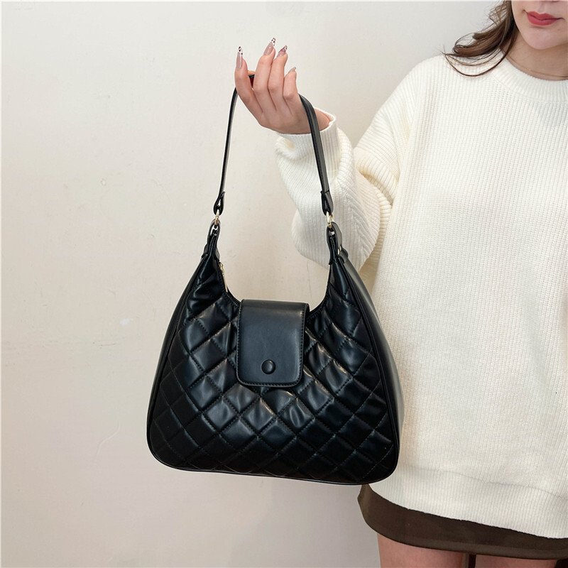 Free Shipping Designer Bag Lingge Handheld Single Cross Shoulder Womens Bag Fashionable And High End Small Fragrant Style 2025 New Edition