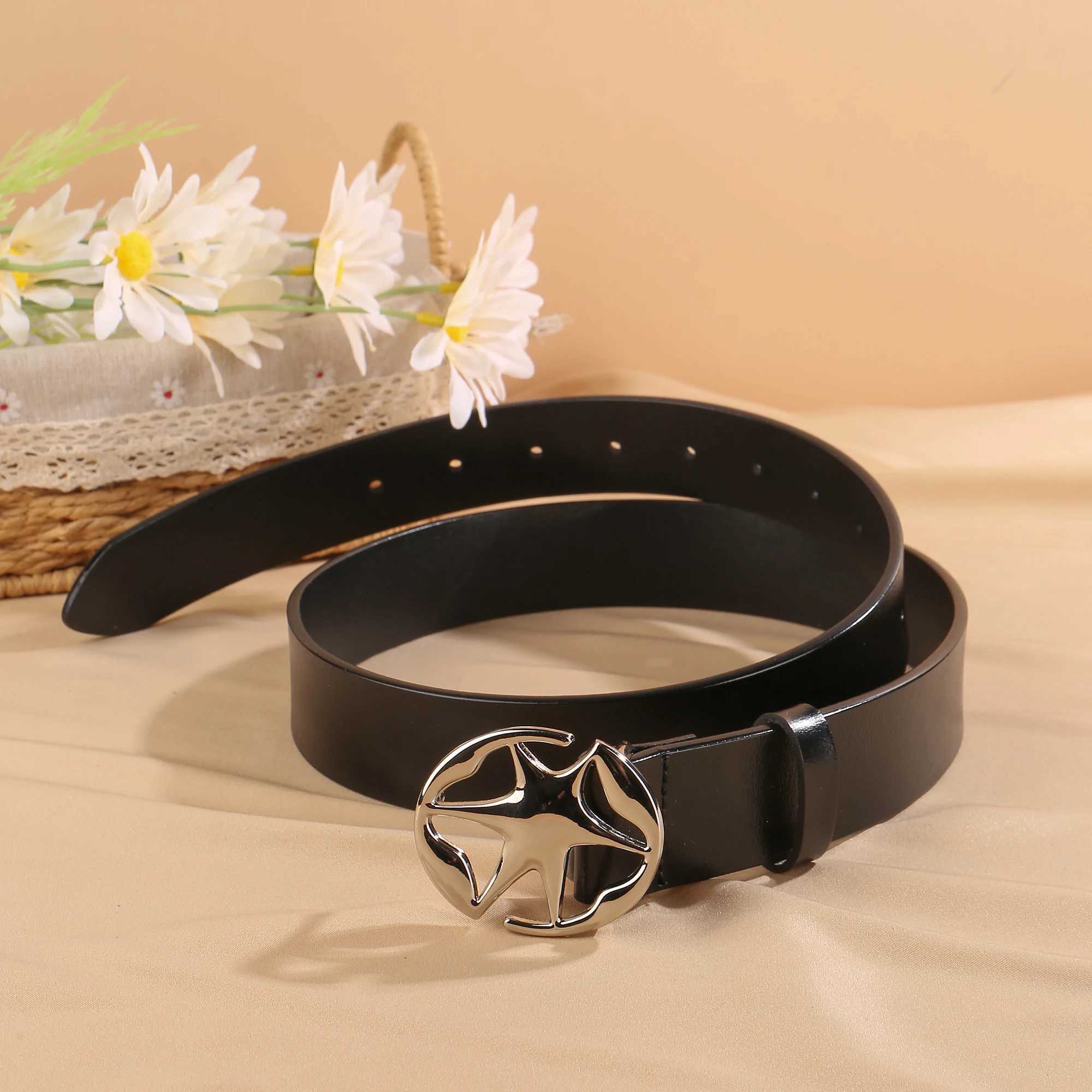 Fashion Y2k Belt for Women Hollow Star Buckle Ladies Waistband Skinny Belts Vintage Adjustable Leather Belt for jeans dress W250604