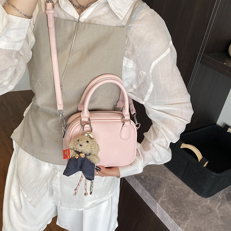 designer Handheld Boston Bag 2025 Spring New Niche Design Versatile Stylish Crossbody Bag Trendy Shoulder Bag