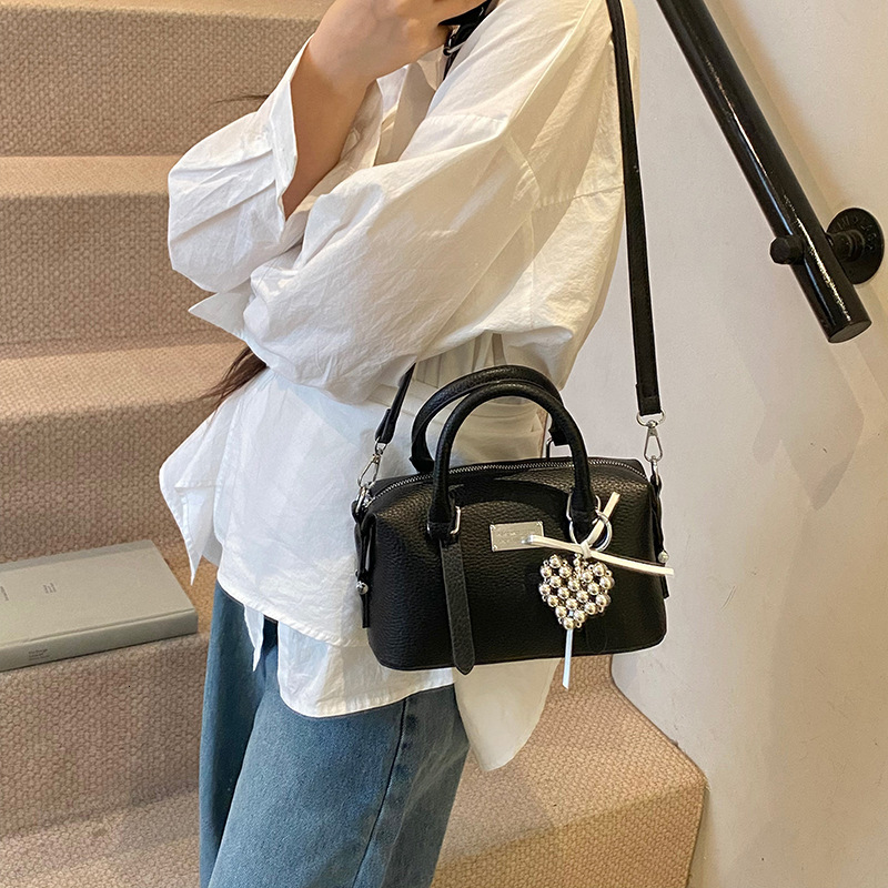 designer High-End Handbag for Women 2025 New Fashion Simple Casual Versatile Fashionable Shoulder Crossbody Bowling Bag