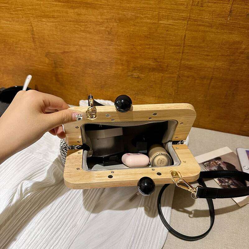 Summer Beach Straw For Women Designer Cloud New Wood Clip Purse Clutch Bag Shell Shoulder Crossbody Bags Fashion