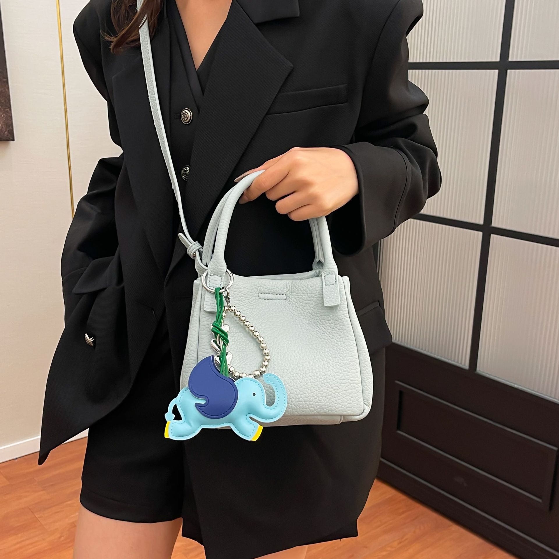 designer Fashion High-Quality Texture Simple Handheld Basket Bag Lychee Pattern Bucket Bag Versatile Women's Shoulder Crossbody Bag