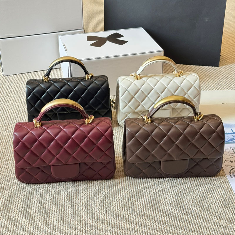 Ladies Lambskin Shoulder Bag Engraved Letters Metal Leather Handle Classic Flap Purse Gold Hardware Matelasse Chain Quilted Clutch Tote Crossbody Handbag 20cm