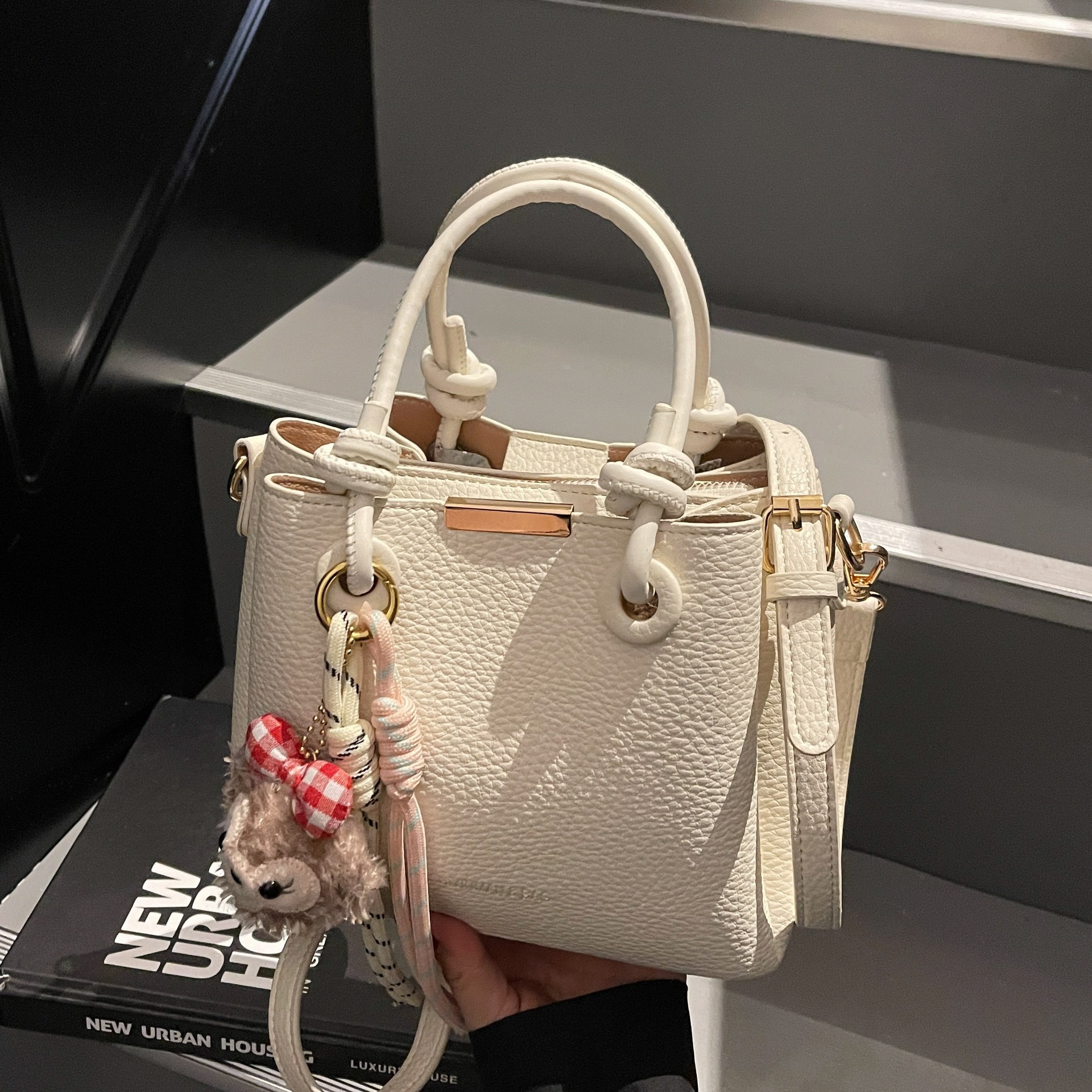 designer High-end Texture Litchi Pattern Bucket Bag for Women 2025 New Handheld Tote Basket Bag Fashion Versatile Shoulder Crossbody Bag