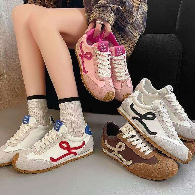 Free delivery, designer casual women's flat shoes, white sports outdoor training women's shoes, fashionable and comfortable sports shoes, gifts