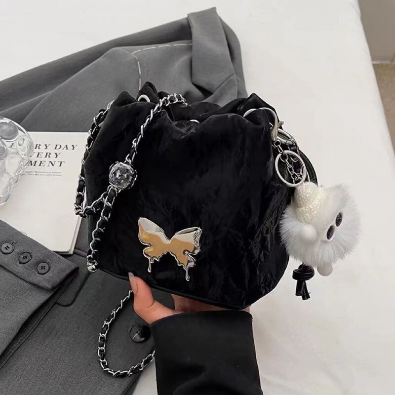 Summer women's small bag new design sense niche designer chain crossbody bag fashionable hot water bucket bag shoulder bag