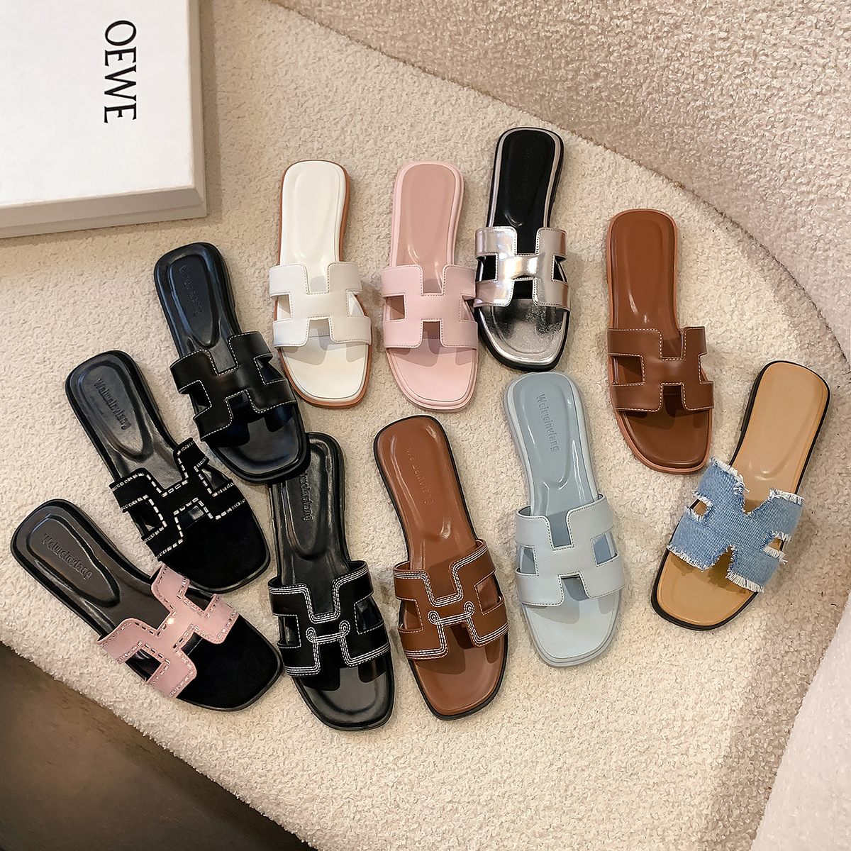 2025 hot new free shipping designer slippers for womens flat sandals pink blue white black brown Summer new beach slippers plus size