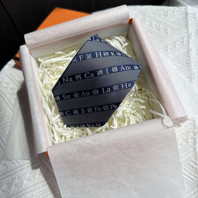 Men's Business Casual Suit with High-Quality Silk Tie - Chemical Letter Jacquard Design