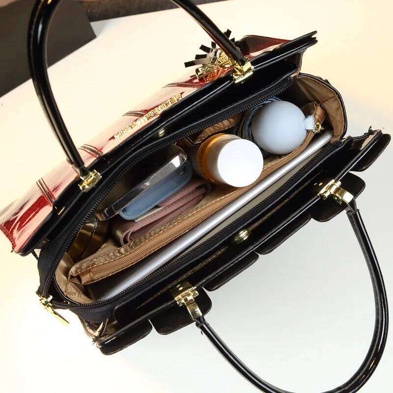 Women's Bags Designer Spring New Patent Leather Ing Contrast Chain Fringe Handbag Banquet Dress Large-Capacity One-Shoulder Cross-Body Women Bag