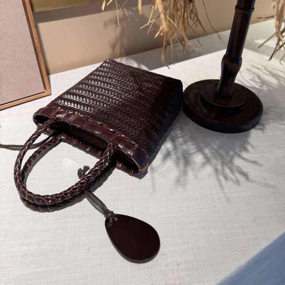 Woven Bag Leather High Quality Tree Gum Cowhide Handwoven Tote Versatile Basket Women S Bun Mother Bag New Model Soft Woven Tote