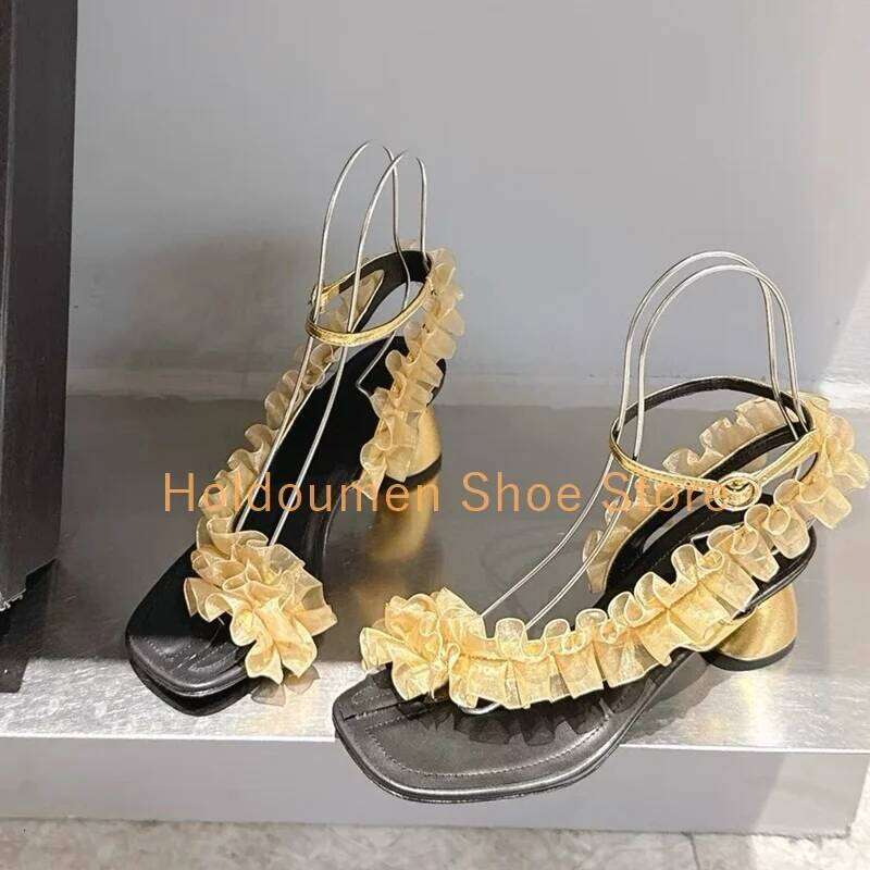Novel Pleated Mesh ing Leather Design Strange Style Heel Square Toe Ankle Strap Buckle Fashion Catwalk Sandal