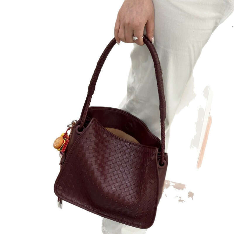 Woven Bag Leather New Underarm Large Capacity Handmade Woven Sheepskin Handheld Shoulder Bag For Women Soft Woven Tote