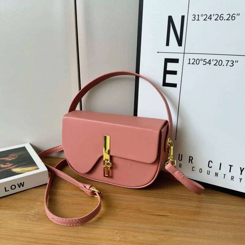 Women's Bags Designer Glamorous Evening Crossbody Bag - Vintage Leather Clutch Purse, Minimalist Solid Color Tote With Designer Chain Strap