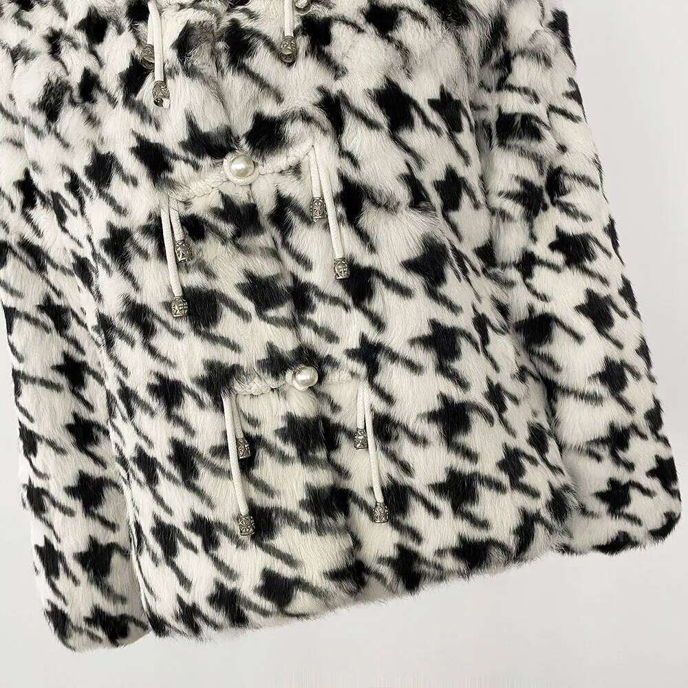 MENINA 2025 New Real Natural Rabbit Fur Coat Winter Jacket Women Thick Warm Pattern Elegant Outerwear Streetwear Fashion Tops