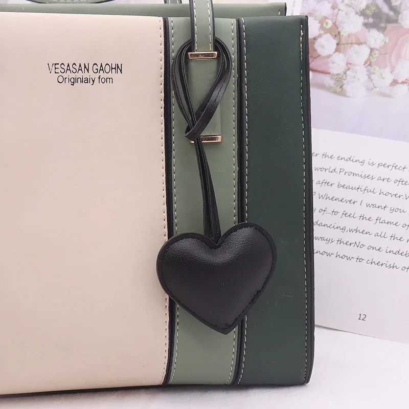 Leather Peach Heart Keychain Fashion PU Love Bag Pendant Backpack Trinket Girl Women Car Keyring Charm Jewelry Gifts W250604