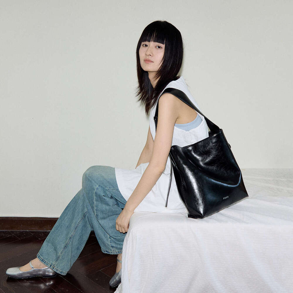 Women's Bags Designer FOFO Wandering Niche Designer Oil Wax Leather Versatile Commuter Large Capacity Cowhide Single Shoulder Crossbody Women