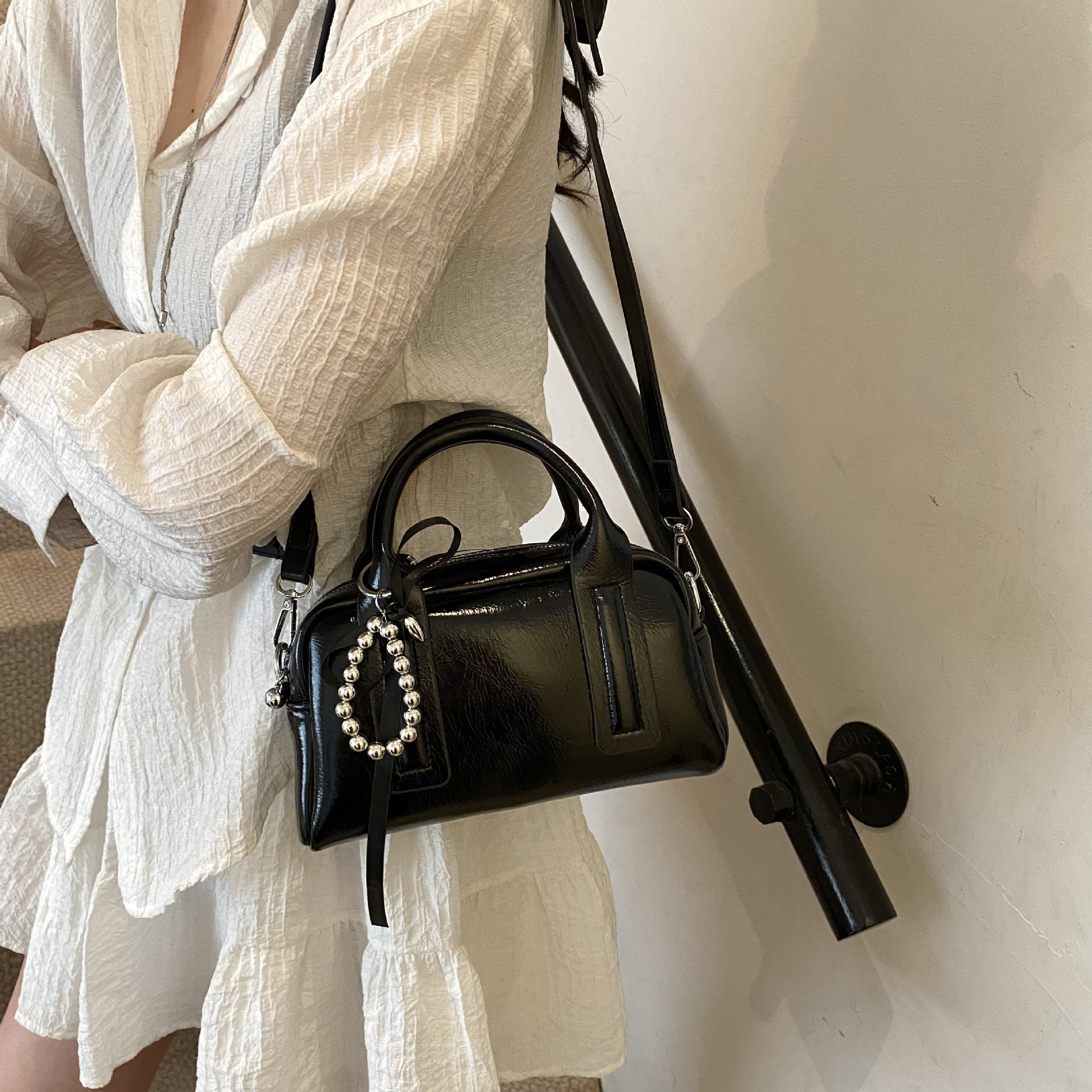 designer Korean Style Trendy Handheld Boston Bag for Women New Simple Shoulder Pillow Bag High-Quality Niche Crossbody Bag