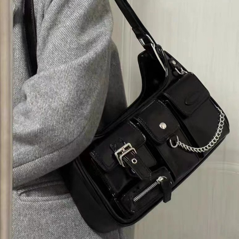Fashion girl s fashion new niche design Hong Kong style chain shoulder and armpit bag women s handbag fashion designer women s fashion shoulder bag