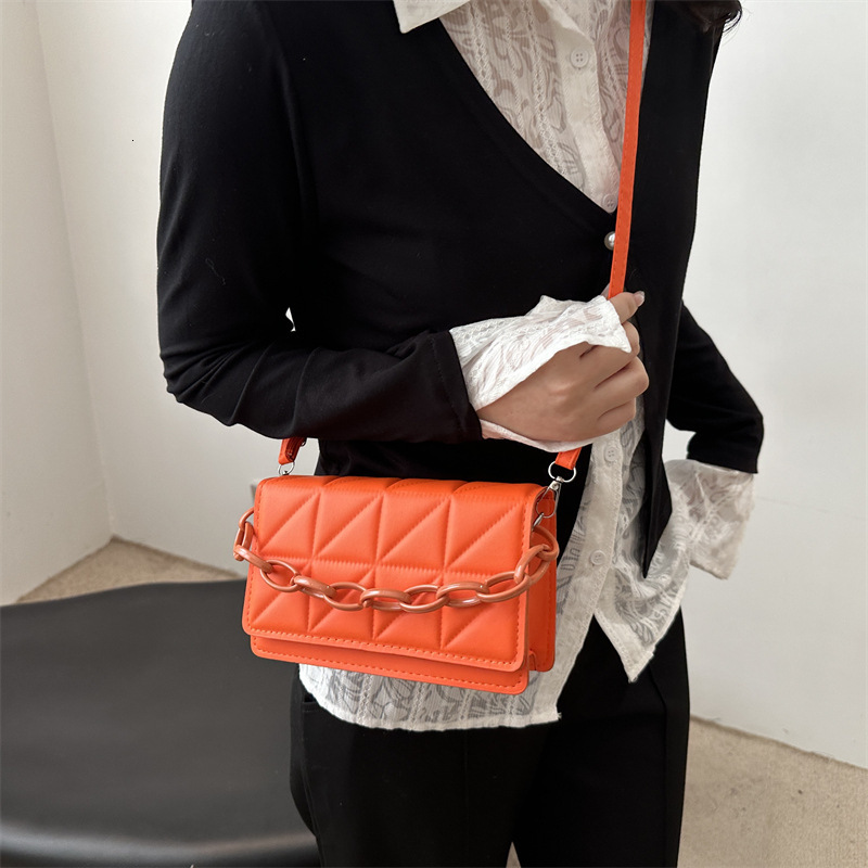 Top brand high-quality new free designer bag 2025 new fashionable simple casual multifunctional solid color commuting shoulder crossbody bag free desi