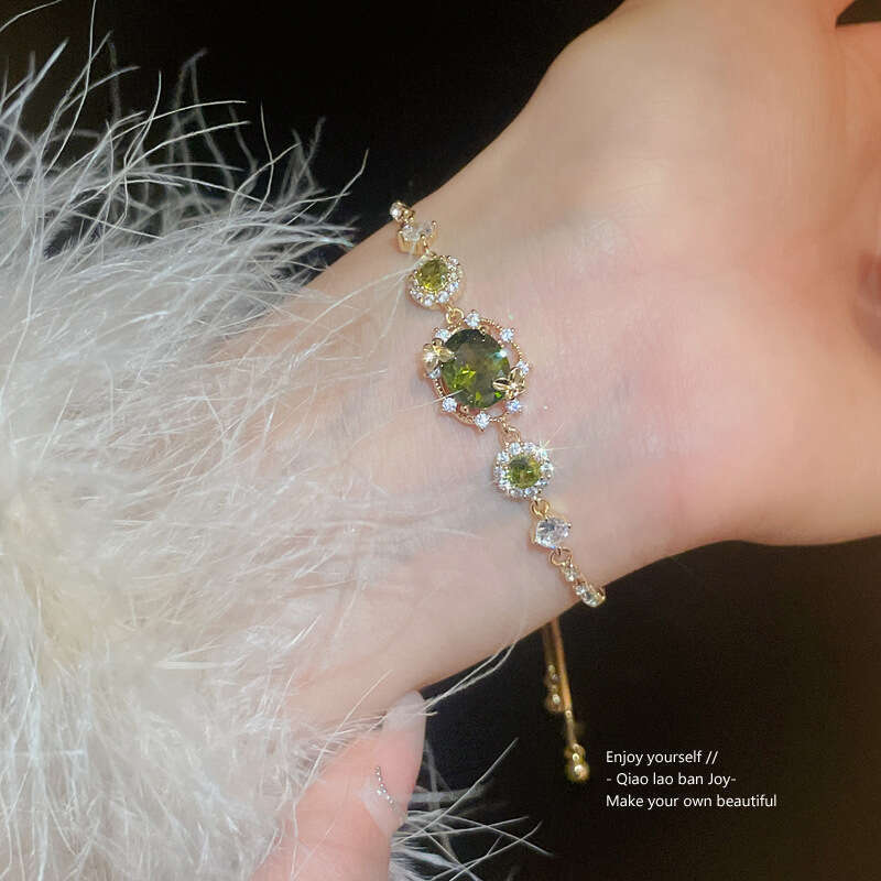 Luxury Jewelry Designer Bracelet Green Crystal Real Gold Plated Butterfly Dia-Studded Adjustable French Style Elegant Bracelet Light High-End Jewelry