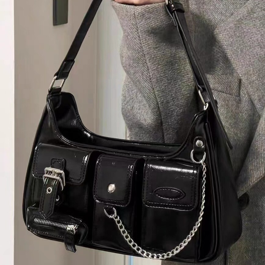 Fashion girl s fashion new niche design Hong Kong style chain shoulder and armpit bag women s handbag fashion designer women s fashion shoulder bag
