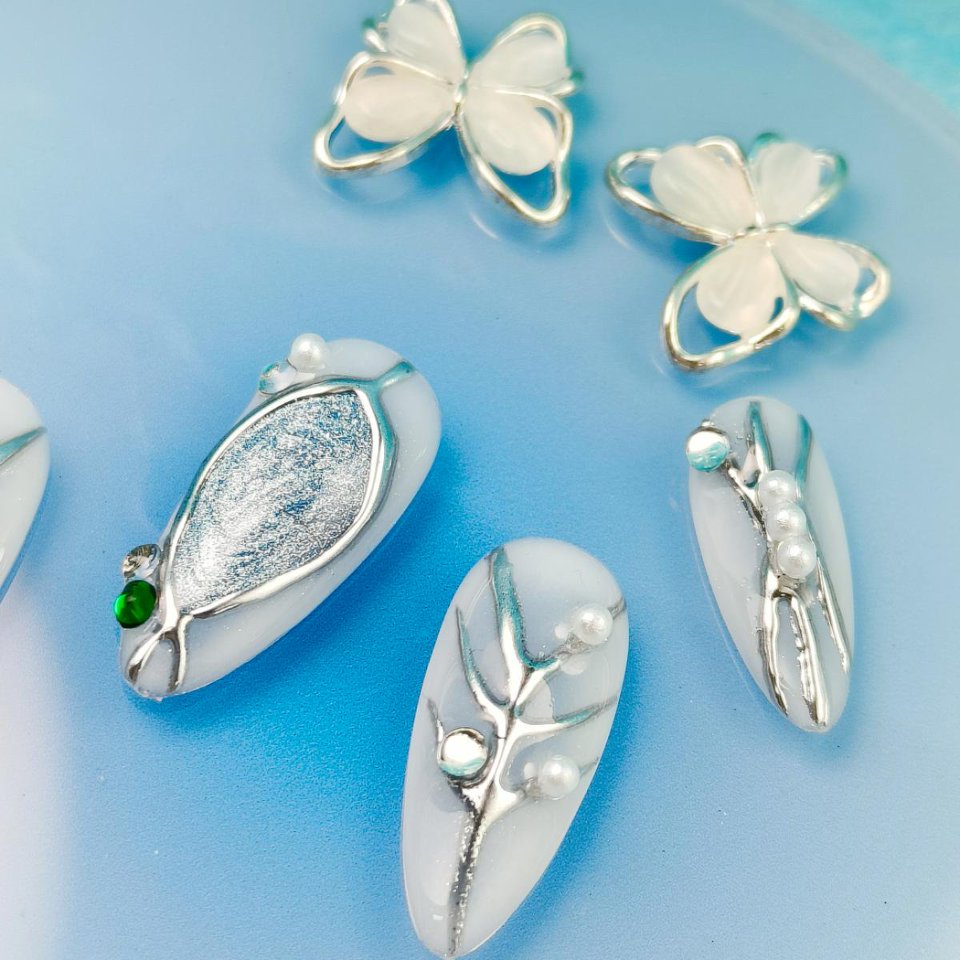 10pcs 3D Hand drawn Handmade Press-on nails Medium Almond Nails Bundle Metal wire Sweet Butterfly Pearl Finished nail stickers Free storage box jelly 