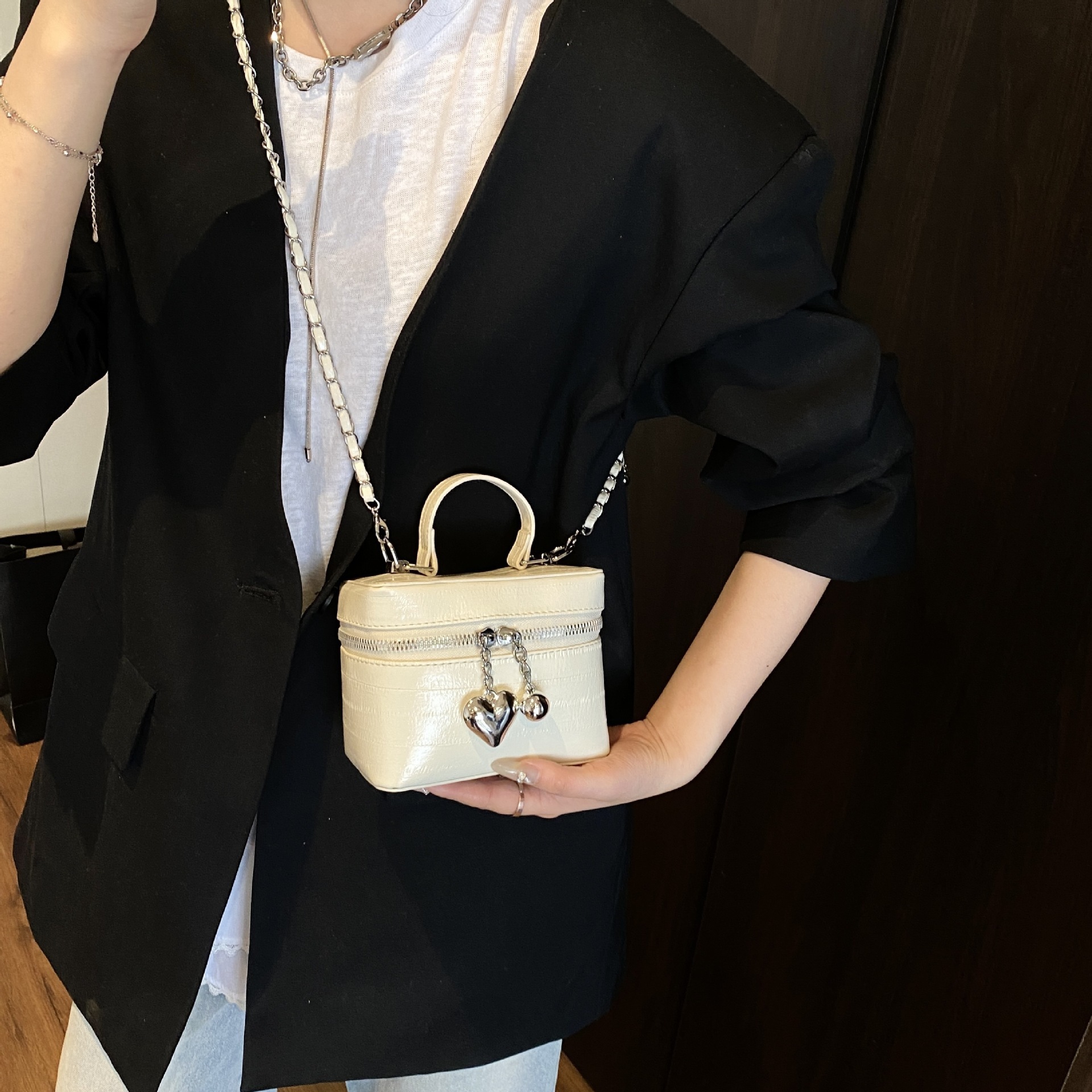 designer High-end Handbag for Women 2025 New Versatile Chain Crossbody Bag Summer Super Popular Handheld Box Small Square Bag
