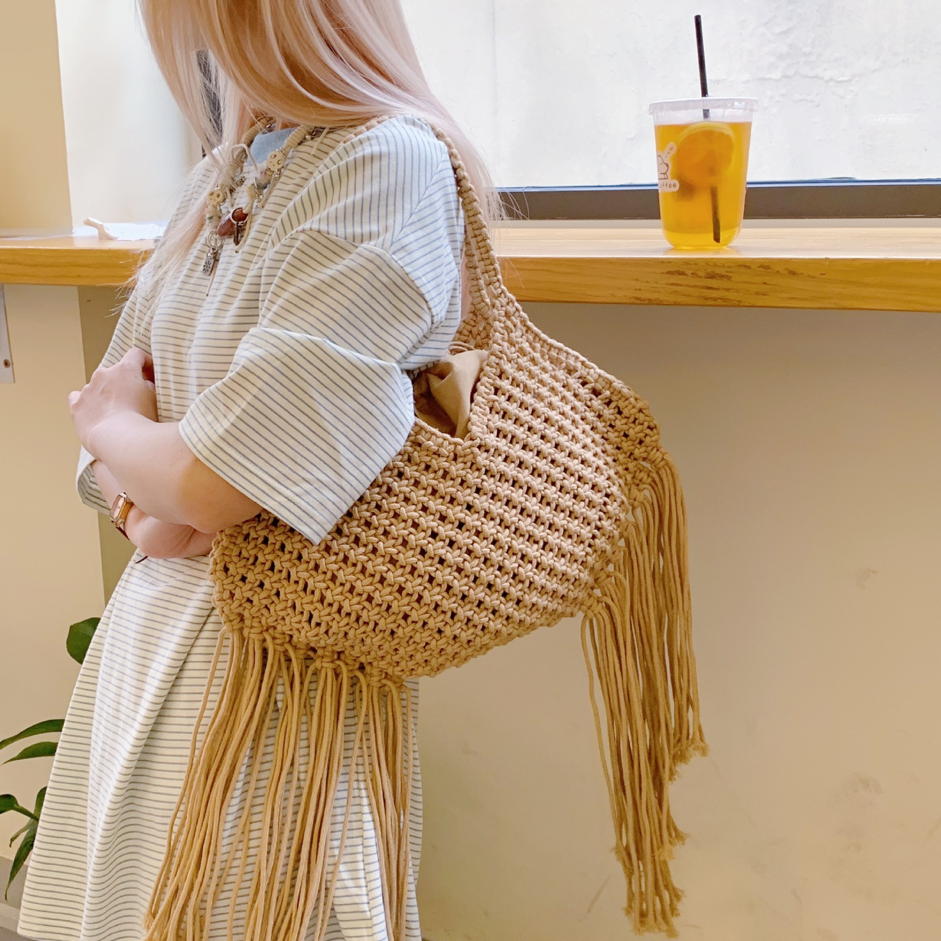 designer Vintage Tassel Bag for Women, Hollow Handwoven Beach Bag, New Commuter Shoulder Versatile Tot