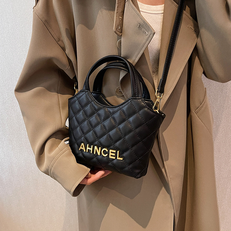 Small fragrance wind bag ladies new bucket crossbody bag Rhomb shoulder bag handbag 2025s hot